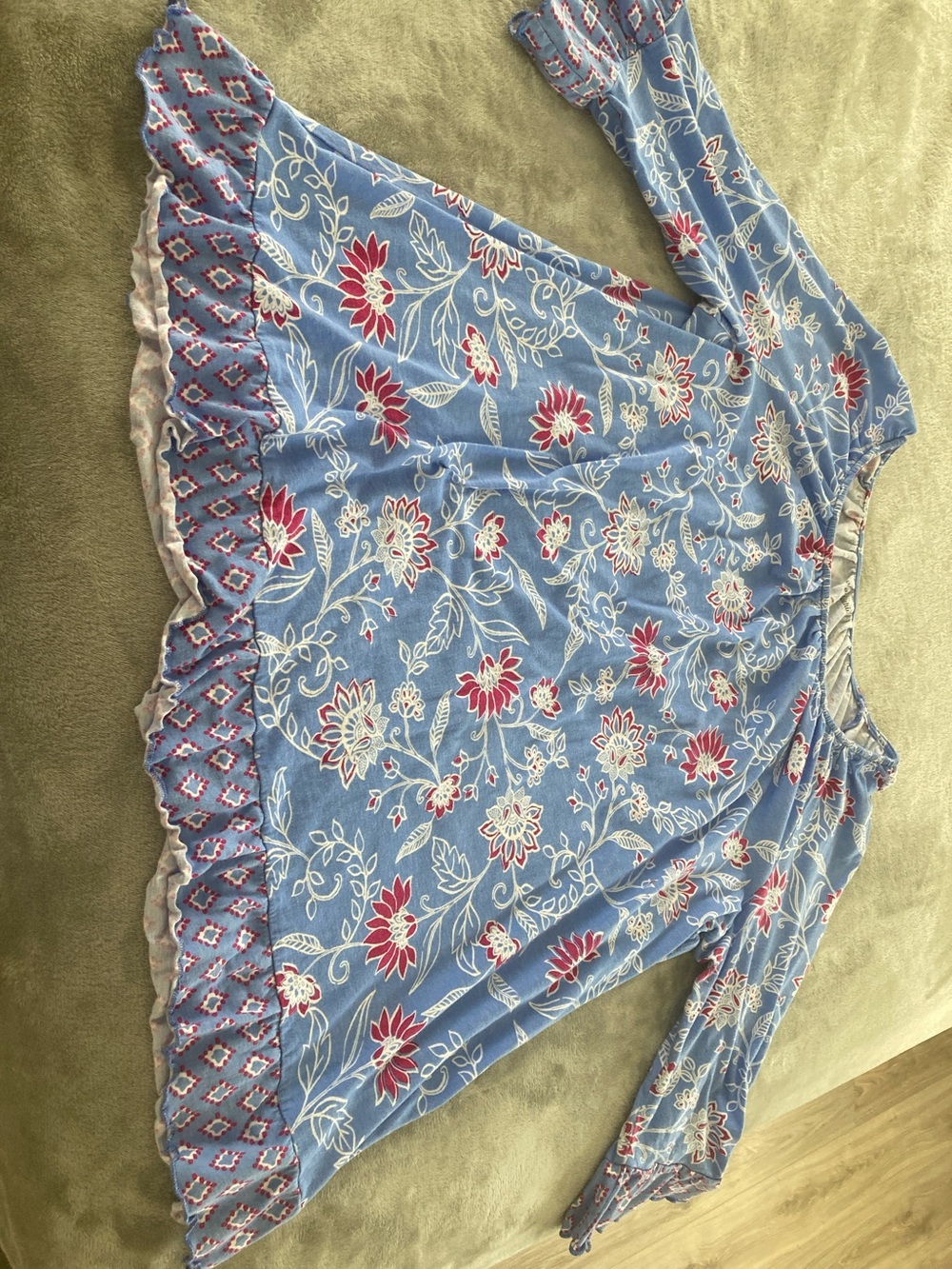 Woman within quarter sleeve shirt 2